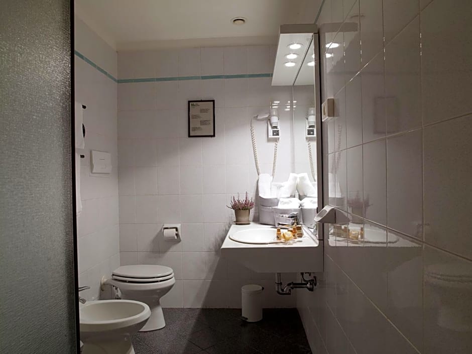 Hotel Montini Linate Airport