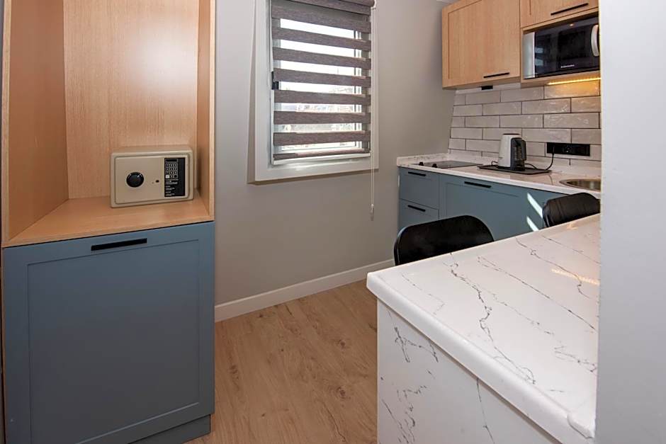 BGuest Hotel & Residence