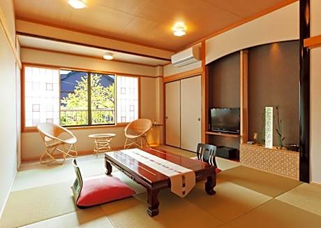 Japanese-Style Quadruple Room