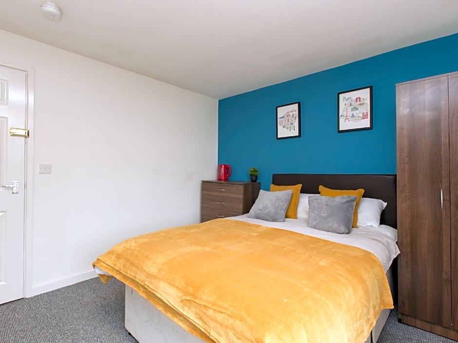 TownHouse PLUS @ 40 West St