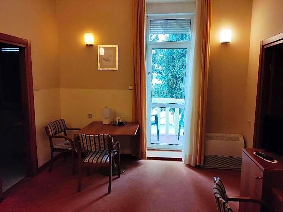 Hotel Vila Ružica- glavna zgrada i depandanse