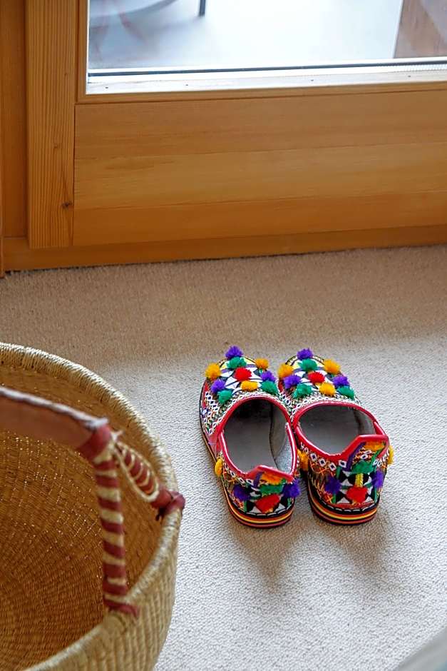 Ravines 50, Soulful Escape With Mountain Views