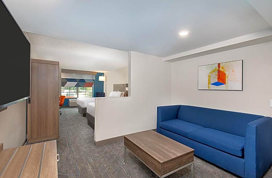 Holiday Inn Express & Suites Columbus at Northlake By IHG