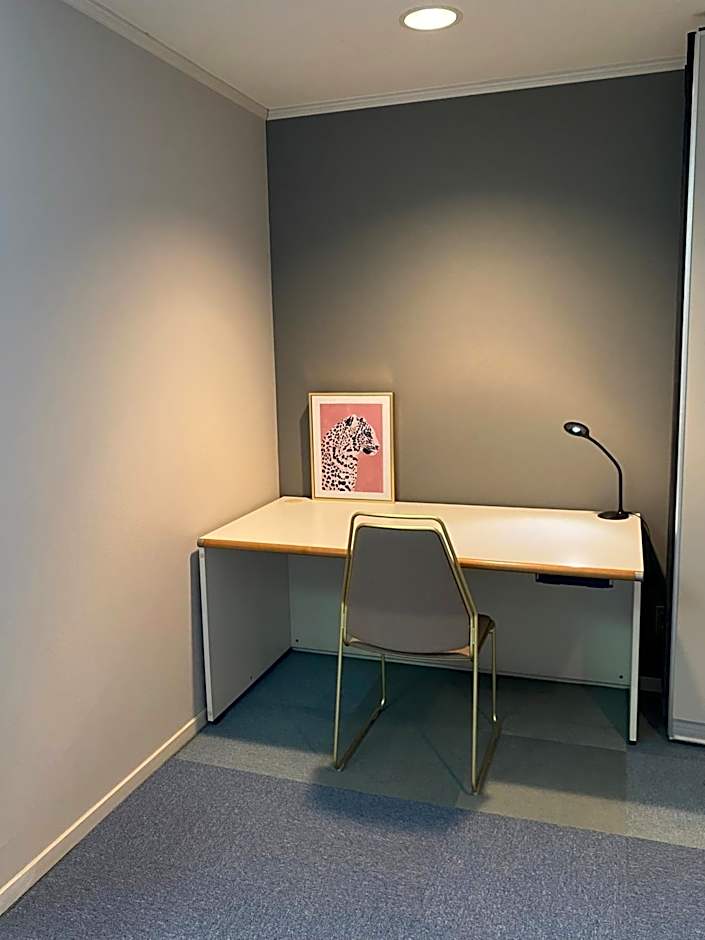 ROSE ROOM