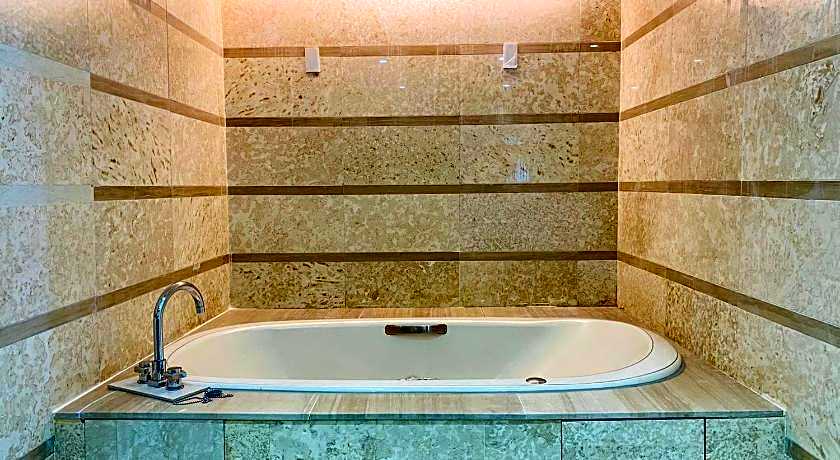 Champs Elysees Hotel