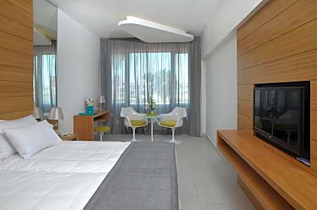 Superior Double or Twin Room with Inland View (No Balcony)