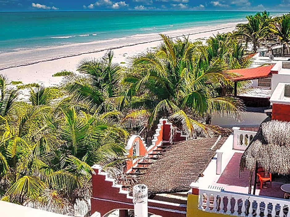 Beachfront Casa Maya Lodge