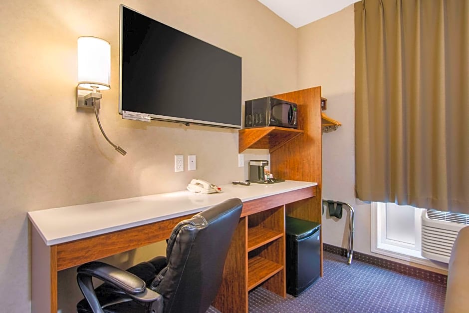 Econo Lodge Fox Creek