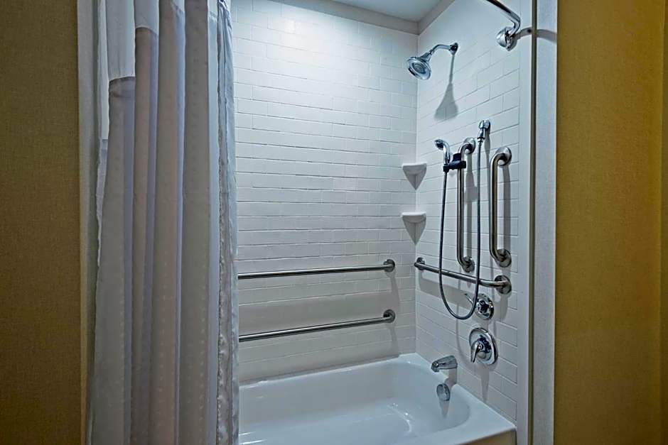 Holiday Inn Express & Suites Harrisburg S - New Cumberland By IHG