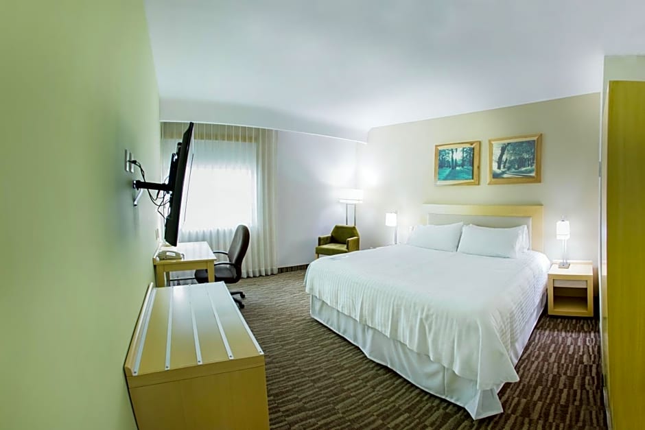 Excellence Express & Suites