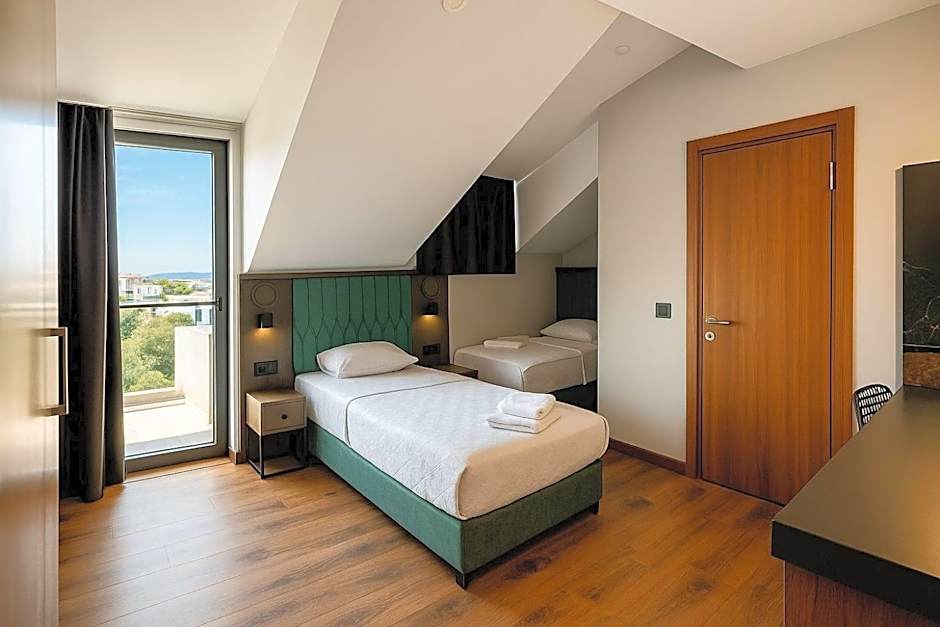 Shelton Airport Hotel