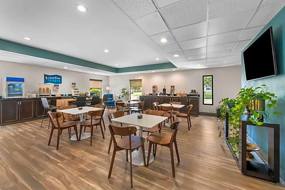 Clarion Pointe Apex - Holly Springs