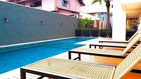 Apto Luxo - 140m da Praia - Piscina, Wifi & Vaga