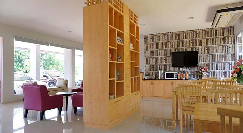 Chompu Nakarin Apartment