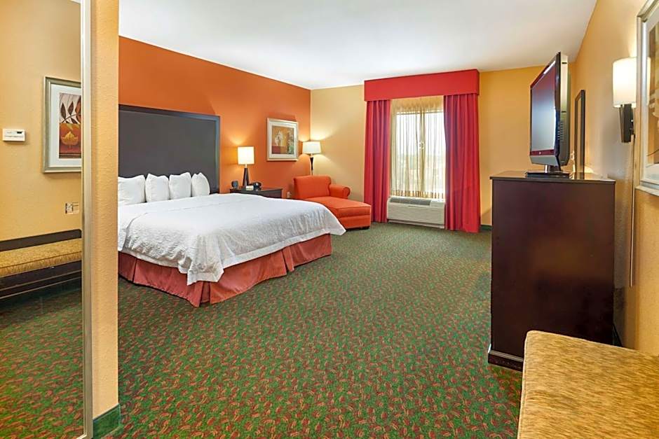 Hampton Inn & Suites Waco-South