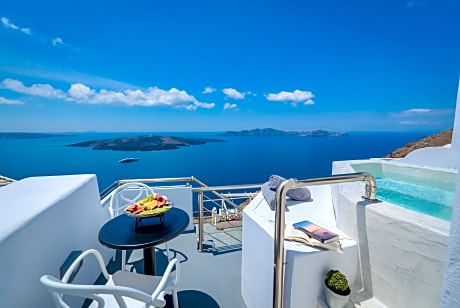 Superior Suite with Outdoor Hot Tub | Caldera View