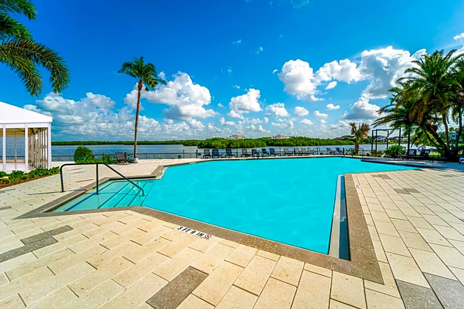 DoubleTree by Hilton Tampa Rocky Point Waterfront