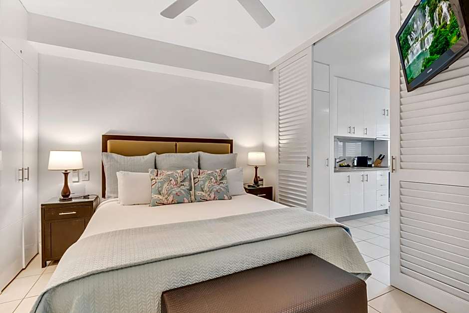 Elysium Private Apartments at Beach Club & Spa