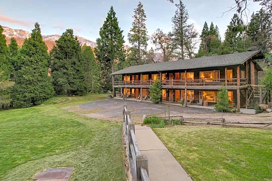 Camp Nelson Lodge Room 6