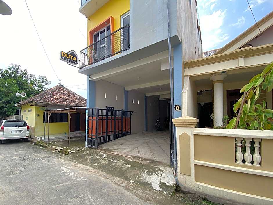 Duta Elite Kostel Syariah near RSUD Caruban Mitra RedDoorz