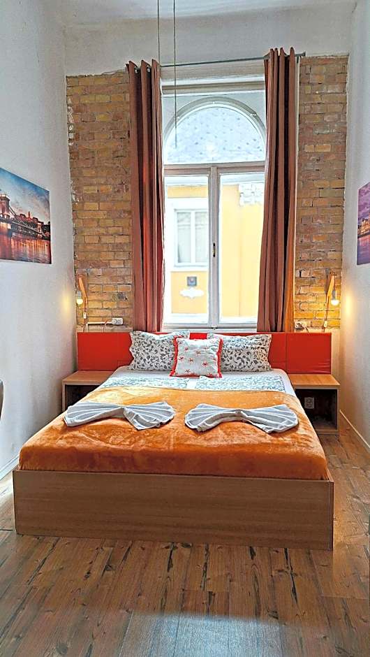 GoodMo Budapest Smart Rooms