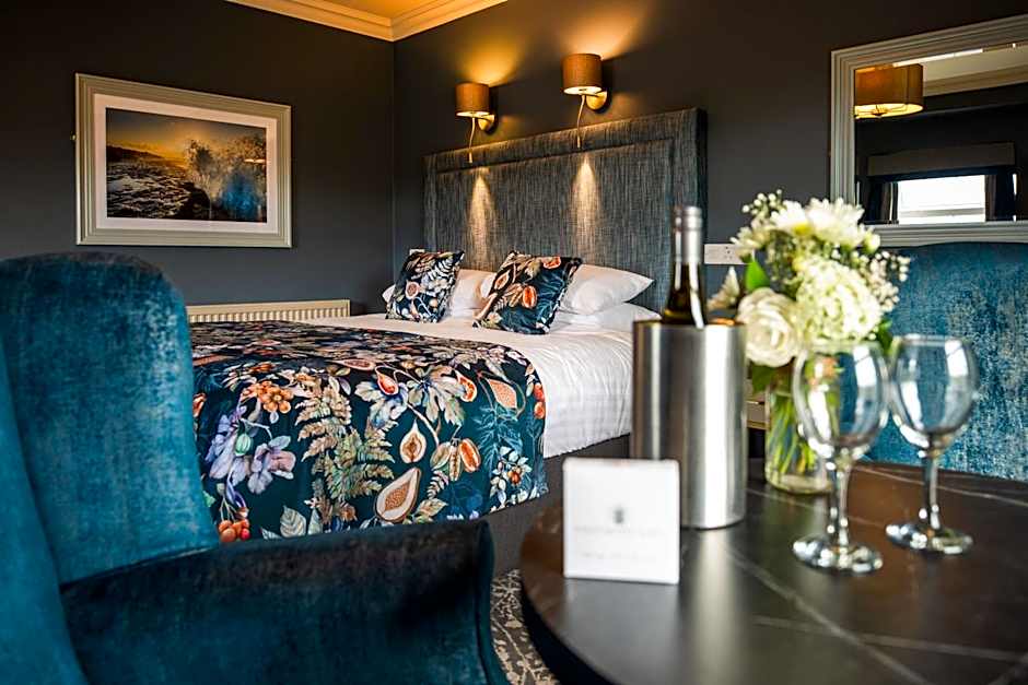 Falls Hotel & Spa