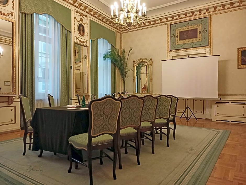 Grand Hotel
