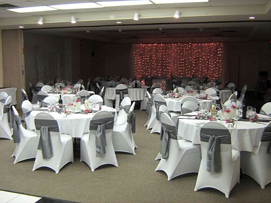 The Cedars Inn Hotel & Convention Centre
