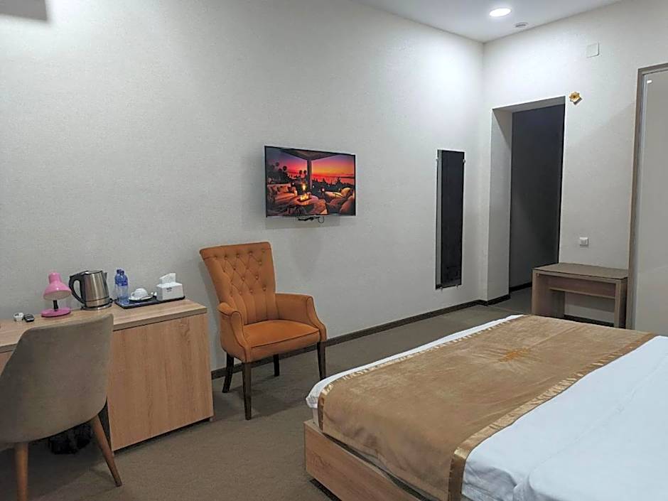 Photo 1 of 9 of Double Room