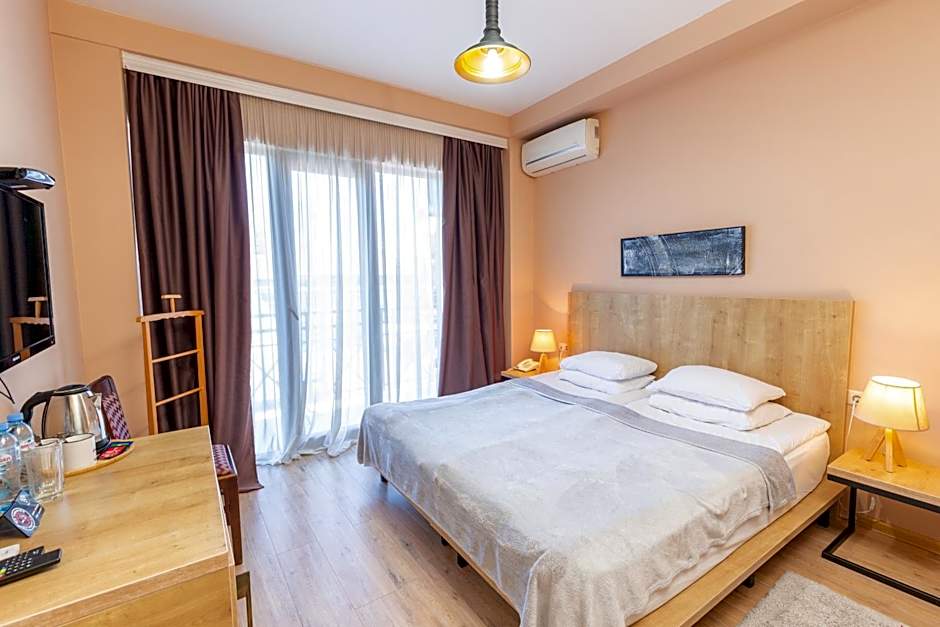 Hotel N16