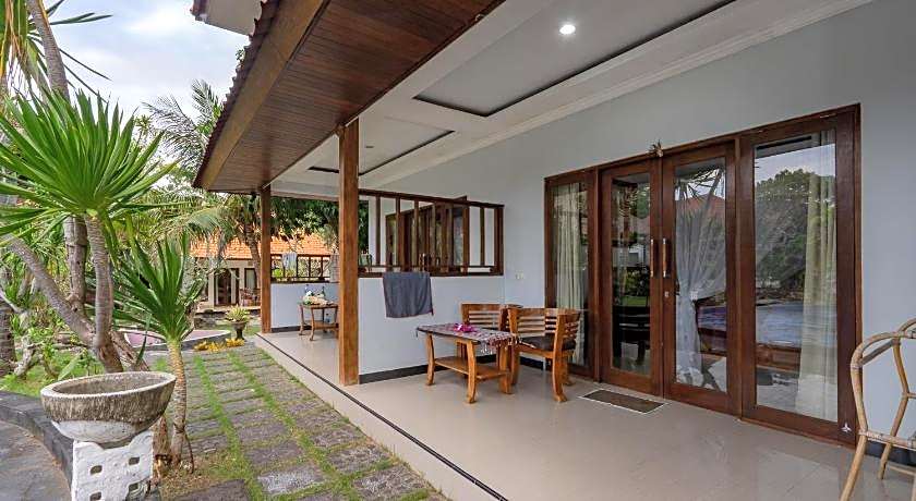 Mushroom Beach Bungalow