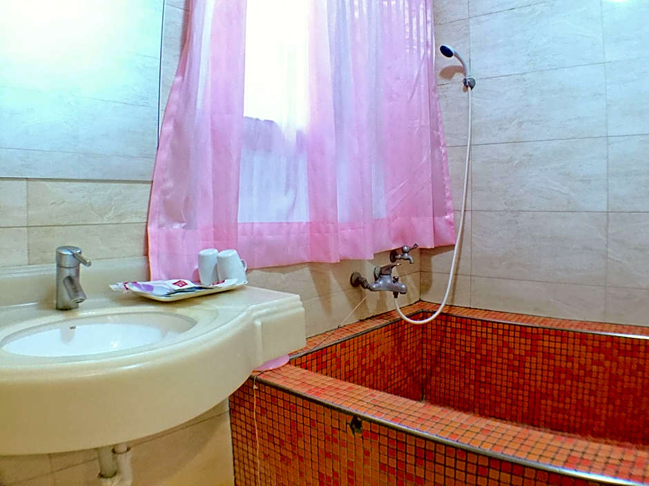 YC Cyuan Hot-Spring Hotel