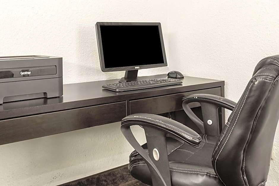 Baymont by Wyndham Pueblo