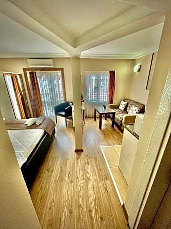 Classic Quadruple Room
