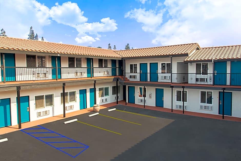 MAGNOLIA TREE HOTEL IN ANAHEIM