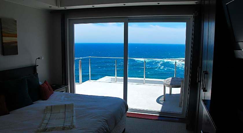 Head Over Hills Luxury Retreat