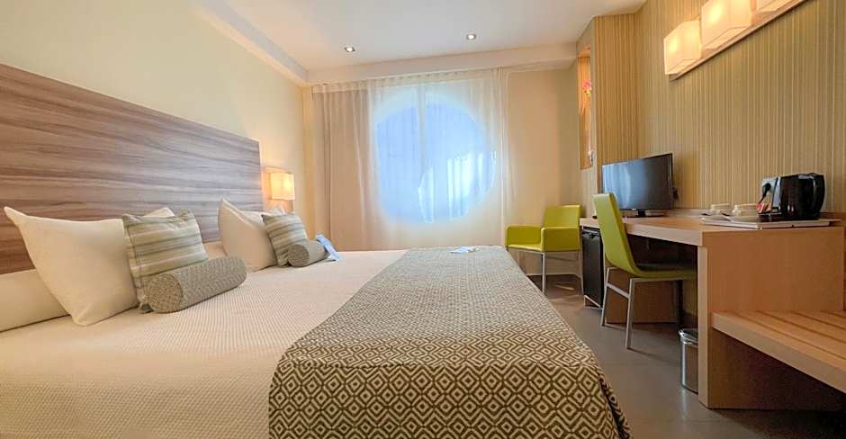 Riviera Beachotel - Adults Recommended