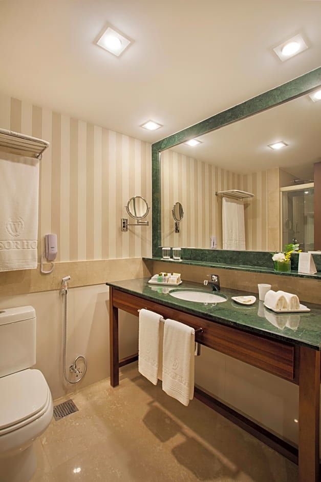 Photo 1 of 3 of Executive Superior