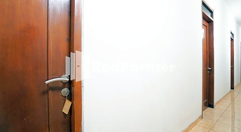 Bright Residence near ITC Mangga Dua Mitra RedDoorz