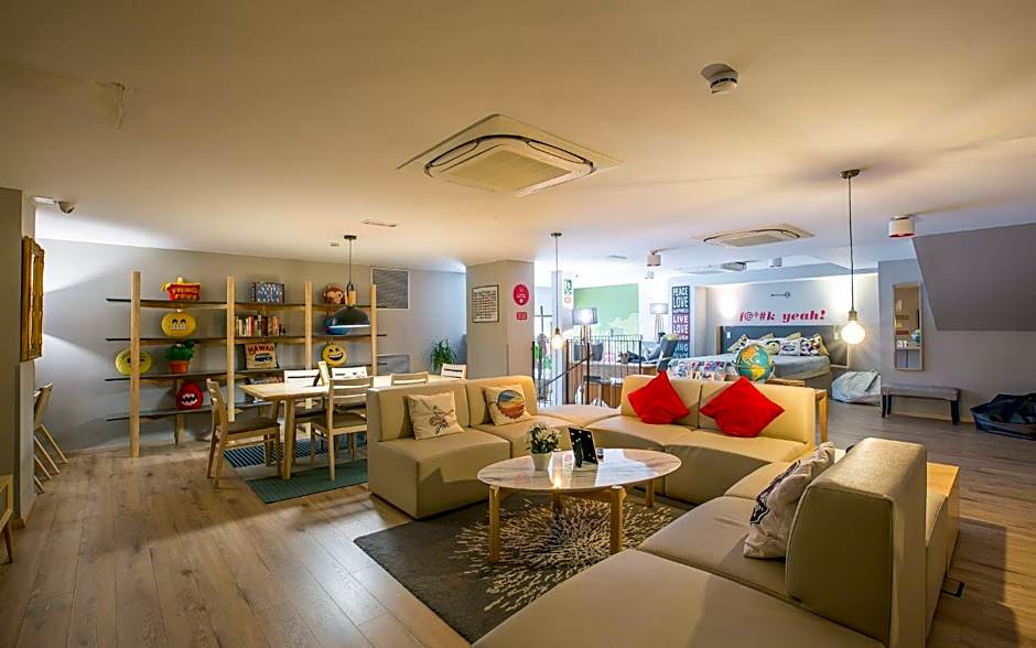 Yeah Barcelona Hostel