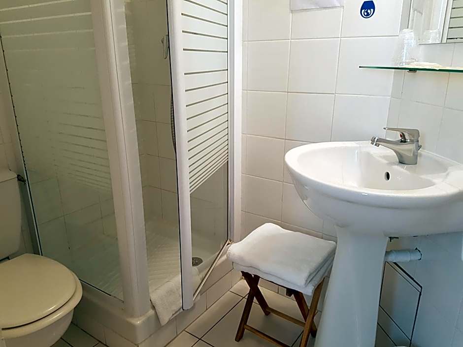 Hôtel Des Poètes avec parking sur réservation