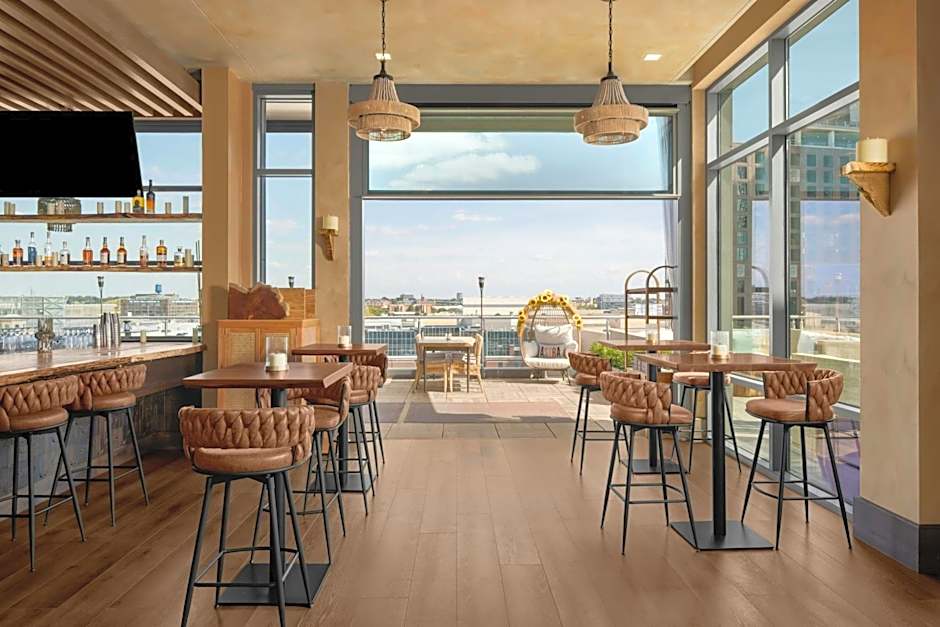 AC Hotel by Marriott Columbus Downtown