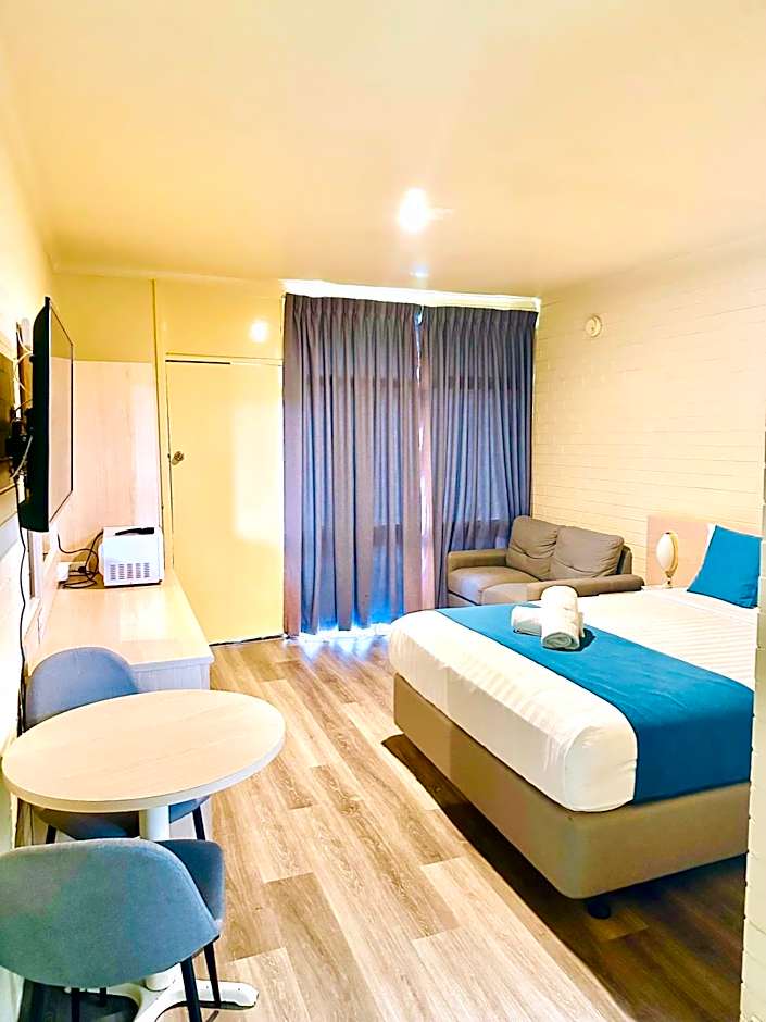 Photo 1 of 4 of Deluxe Queen Room