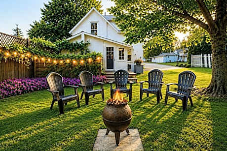 Walk to Beach and Downtown - Wellington PEC Cottage