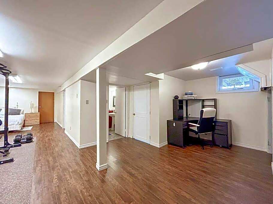 Spacious 5BR home. Close to everything!