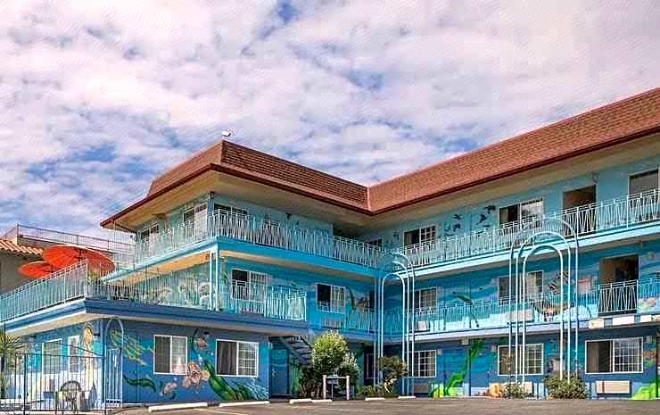 Aqua Breeze Inn