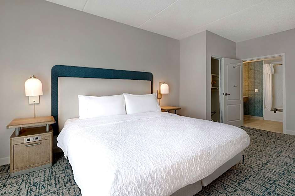 Photo 1 of 5 of 1 Bedroom 1 King Bed Suite, Hearing Accessible