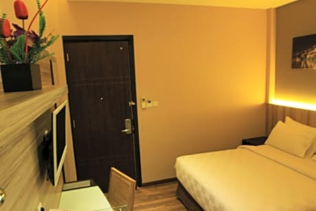 Superior Double Room (Smoking Room)