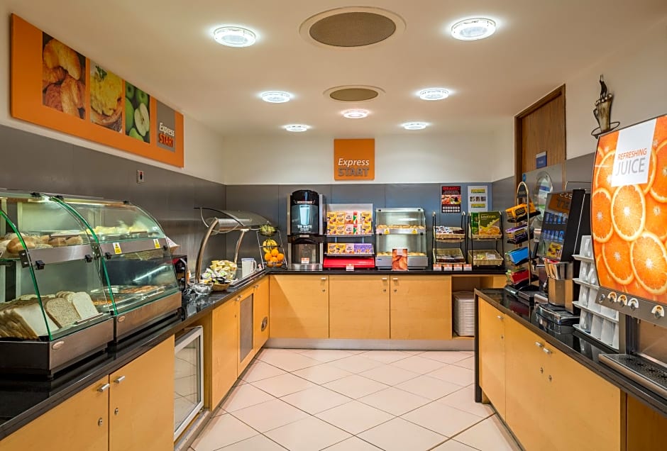 Holiday Inn Express Swiss Cottage – London, 07