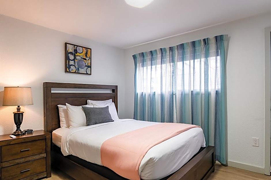 Inn at Haystack Rock